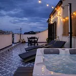 Apartment Zisa Romantic Terrace & Private Outdoor Jacuzzi