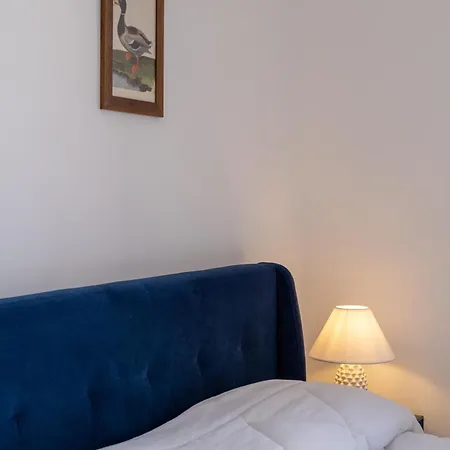 Zisa Apartment