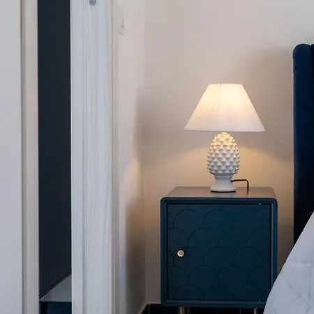 Zisa Romantic Terrace & Private Outdoor Jacuzzi *