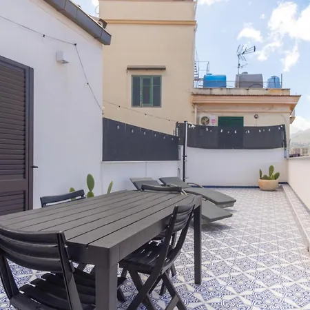 Appartement Zisa Romantic Terrace & Private Outdoor Jacuzzi Palermo