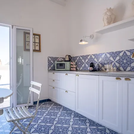 Appartement Zisa Romantic Terrace & Private Outdoor Jacuzzi Palermo