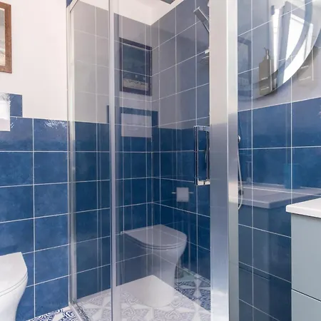 Zisa Romantic Terrace & Private Outdoor Jacuzzi *