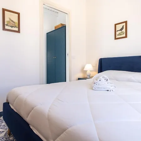 Zisa Romantic Terrace & Private Outdoor Jacuzzi * Palermo