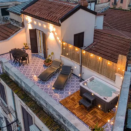 Zisa Romantic Terrace & Private Outdoor Jacuzzi *