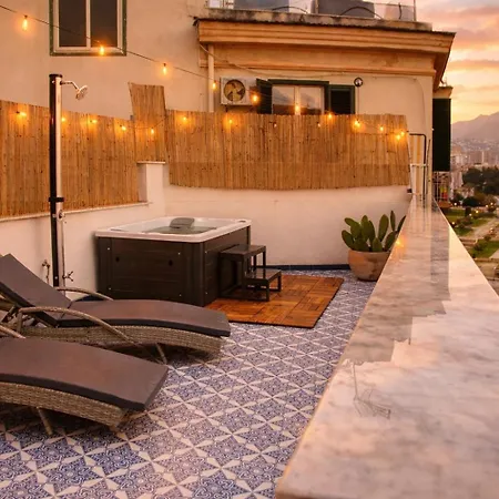 Zisa Romantic Terrace & Private Outdoor Jacuzzi Apartment