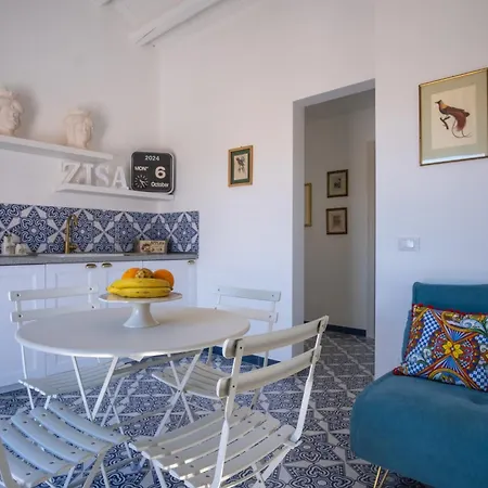 Zisa Romantic Terrace & Private Outdoor Jacuzzi Апартаменты